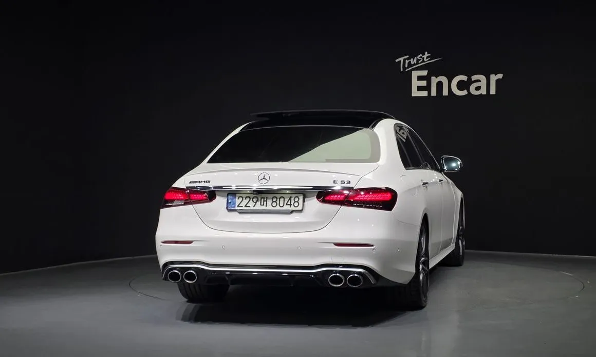Mercedes-Benz E-Class — фото 3