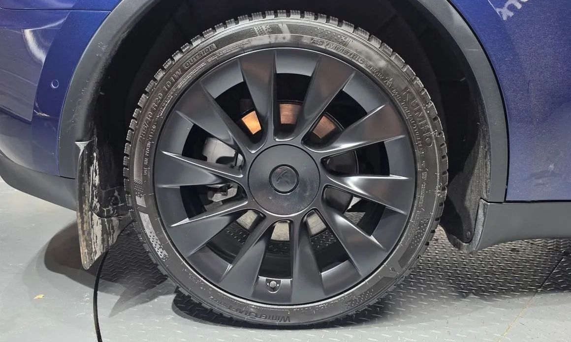 Tesla Model Y — фото 9