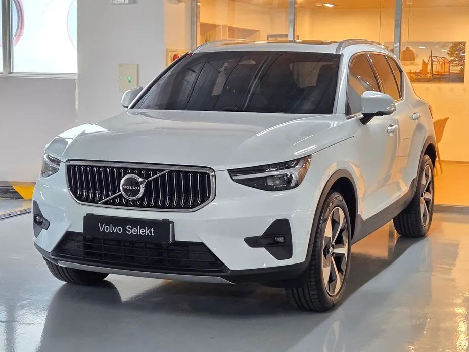 Volvo XC40 — фото 1