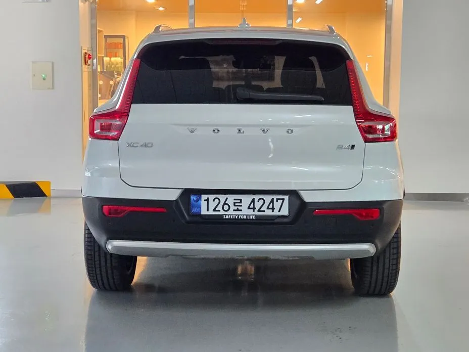 Volvo XC40 — фото 9