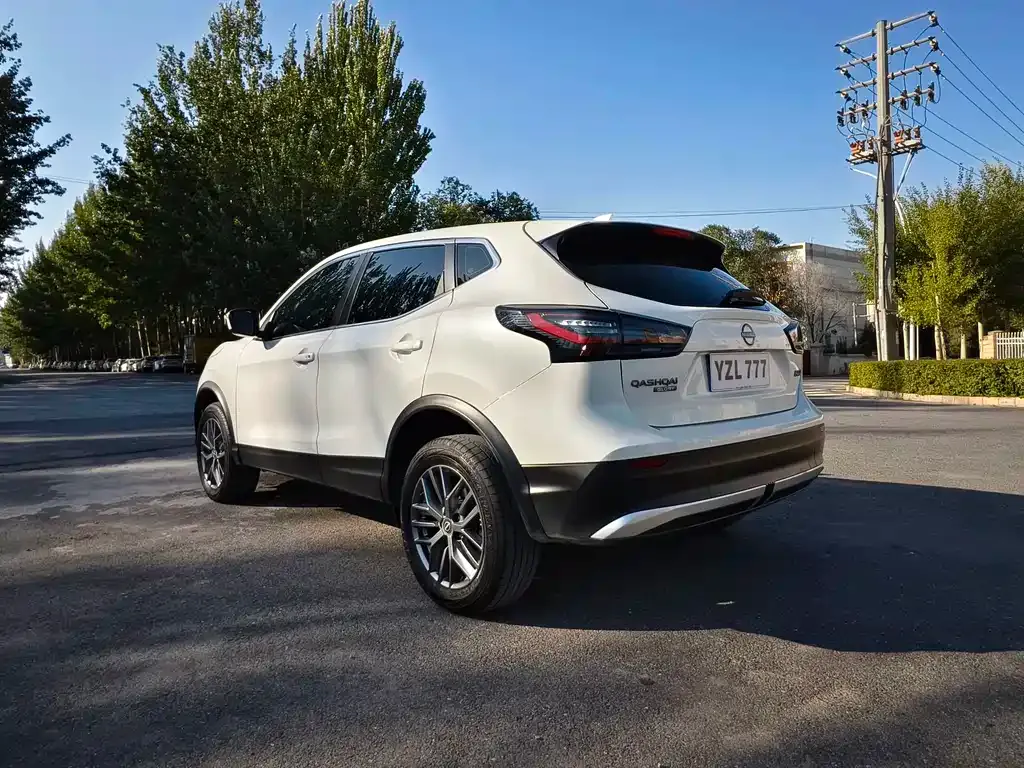 Nissan Qashqai — фото 9