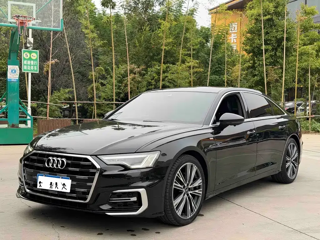 Audi A6L — фото 1