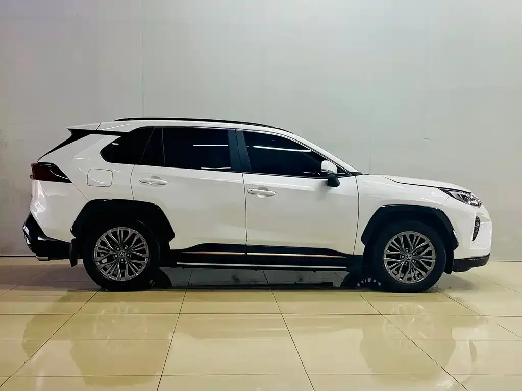Toyota Wildlander — фото 1