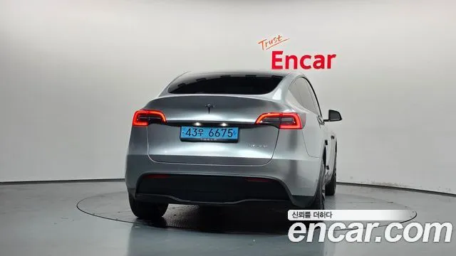 Tesla Model Y — фото 3