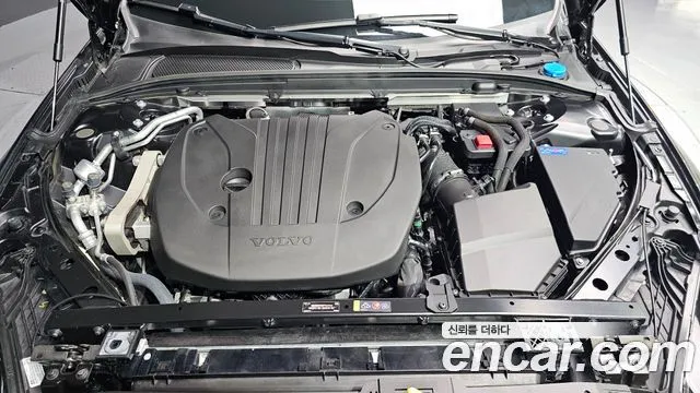 Volvo S60 — фото 10