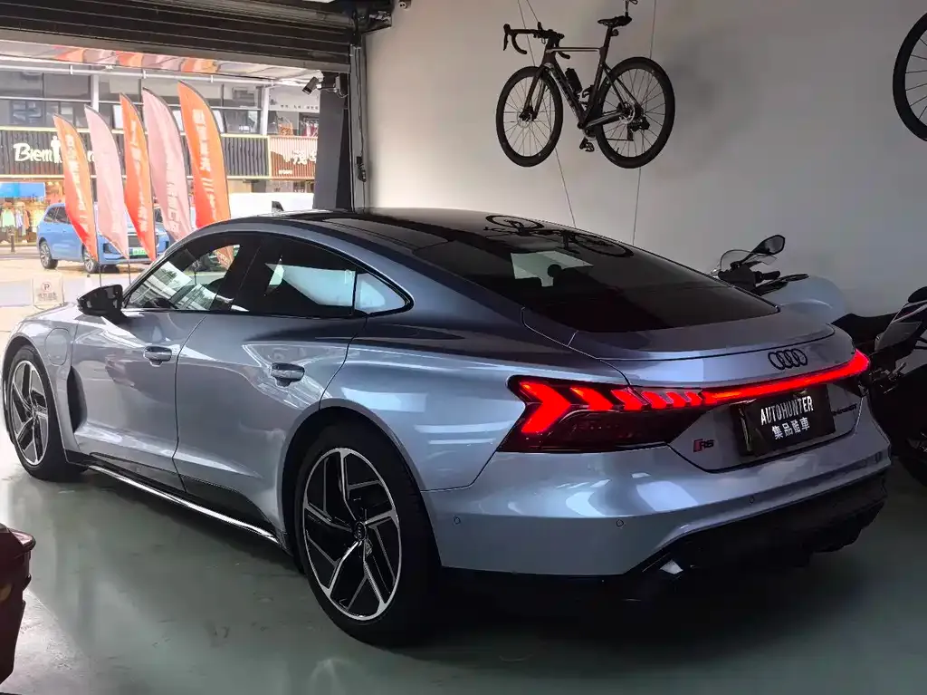 Audi RS e-tron GT — фото 4