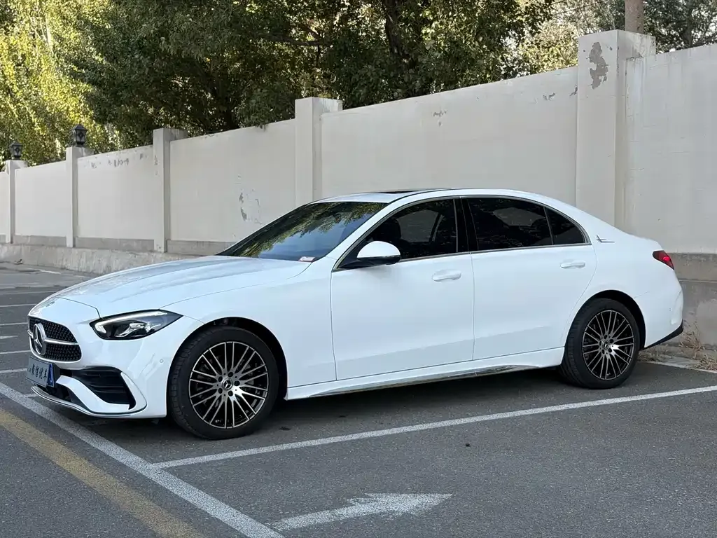 Mercedes-Benz C-Class — фото 1