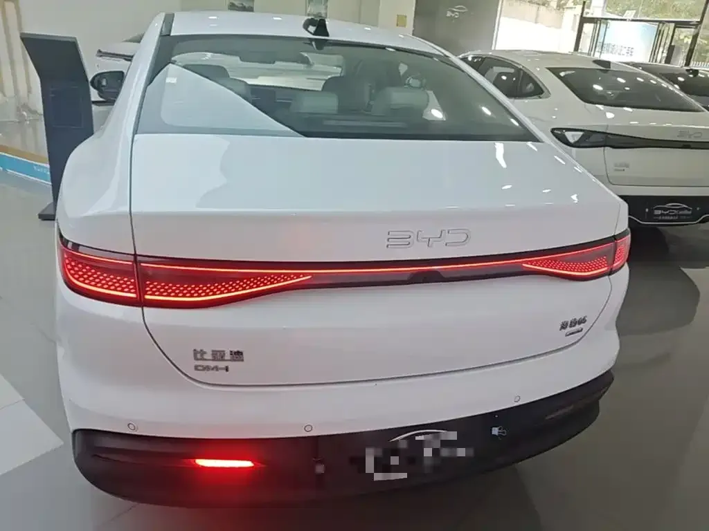 BYD Seal 05 DM-i — фото 3