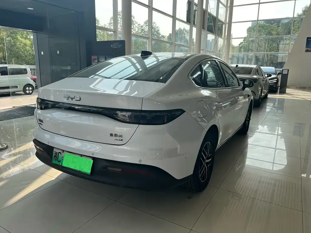 BYD Seal 05 DM-i — фото 6