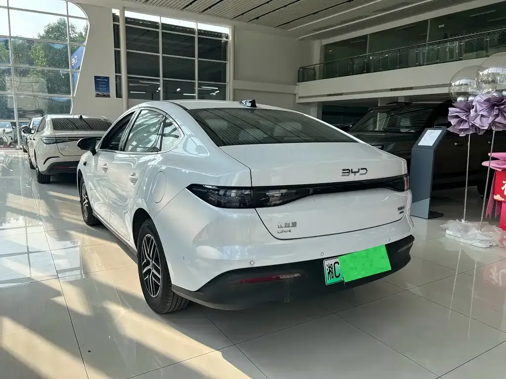 BYD Seal 05 DM-i — фото 7