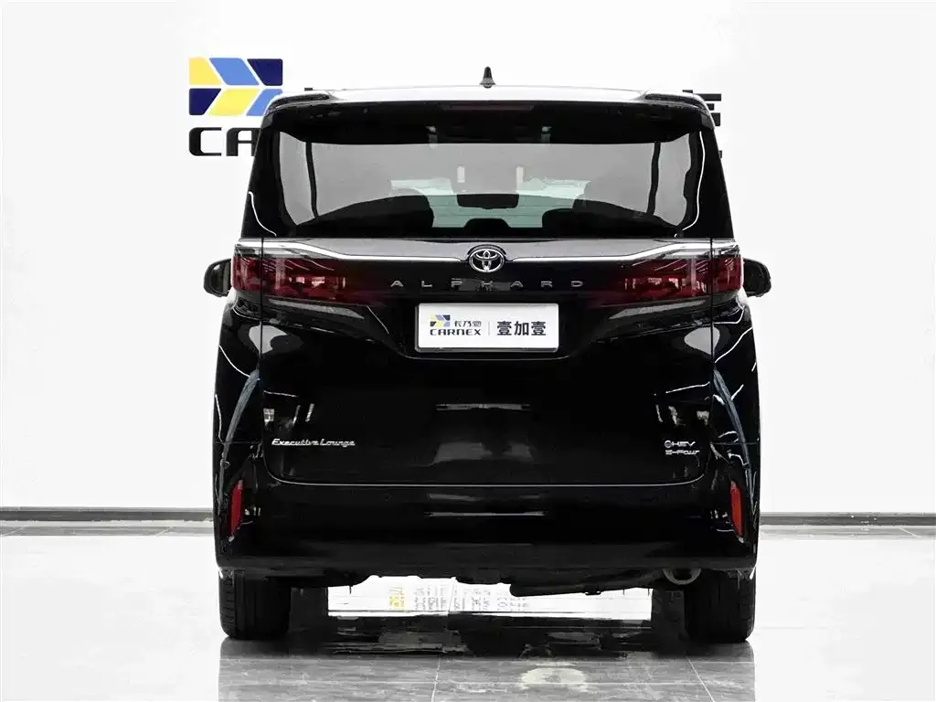 Toyota Alphard — фото 2