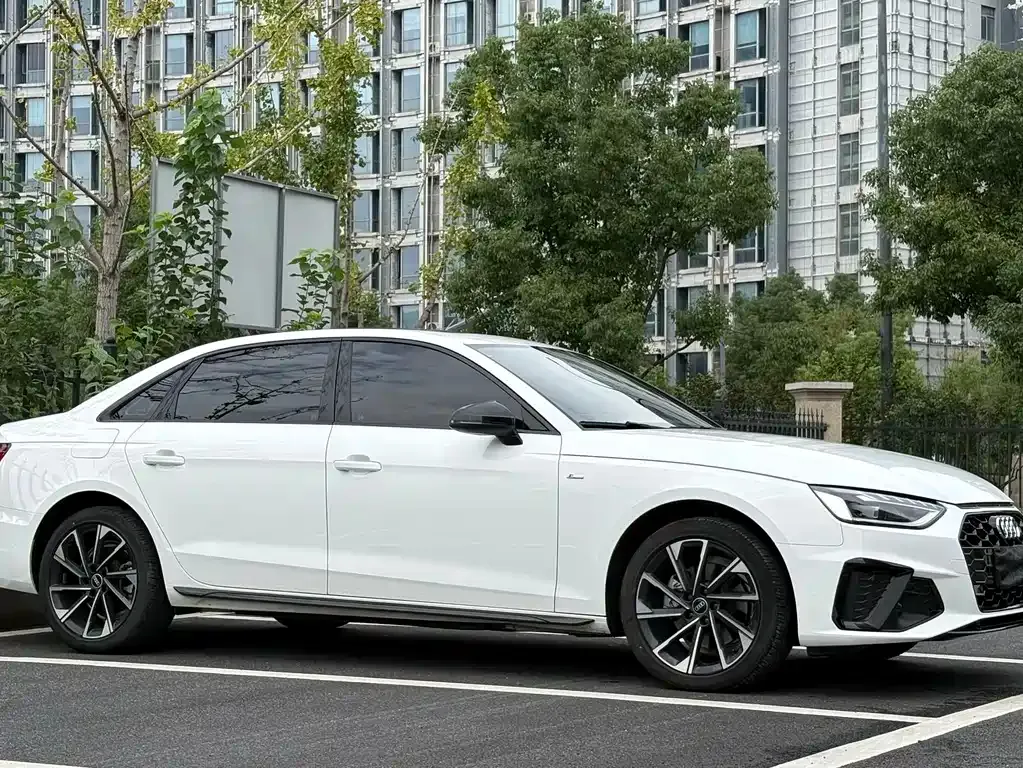 Audi A4L — фото 9