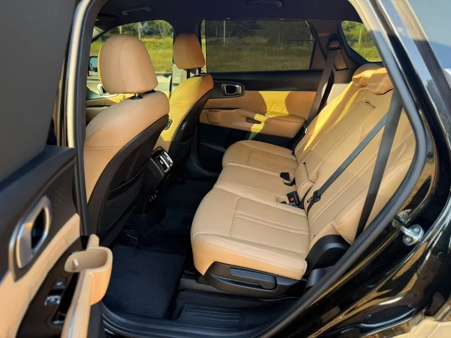 Kia Sorento — фото 8
