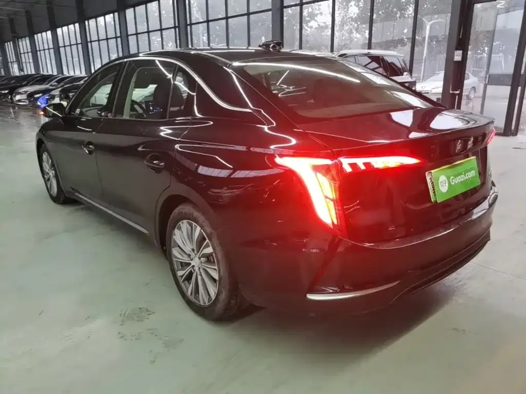 Hongqi E-QM5 — фото 2
