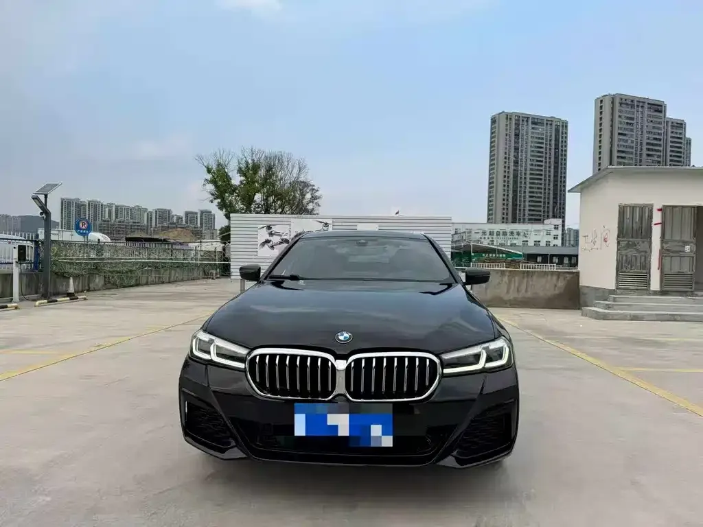 BMW 5 Series — фото 4