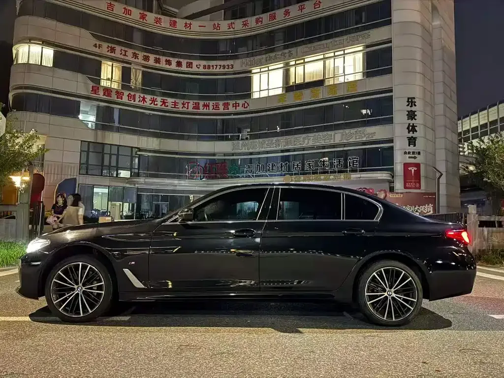BMW 5 Series — фото 3