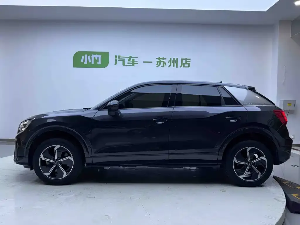 Audi Q2L e-tron — фото 8