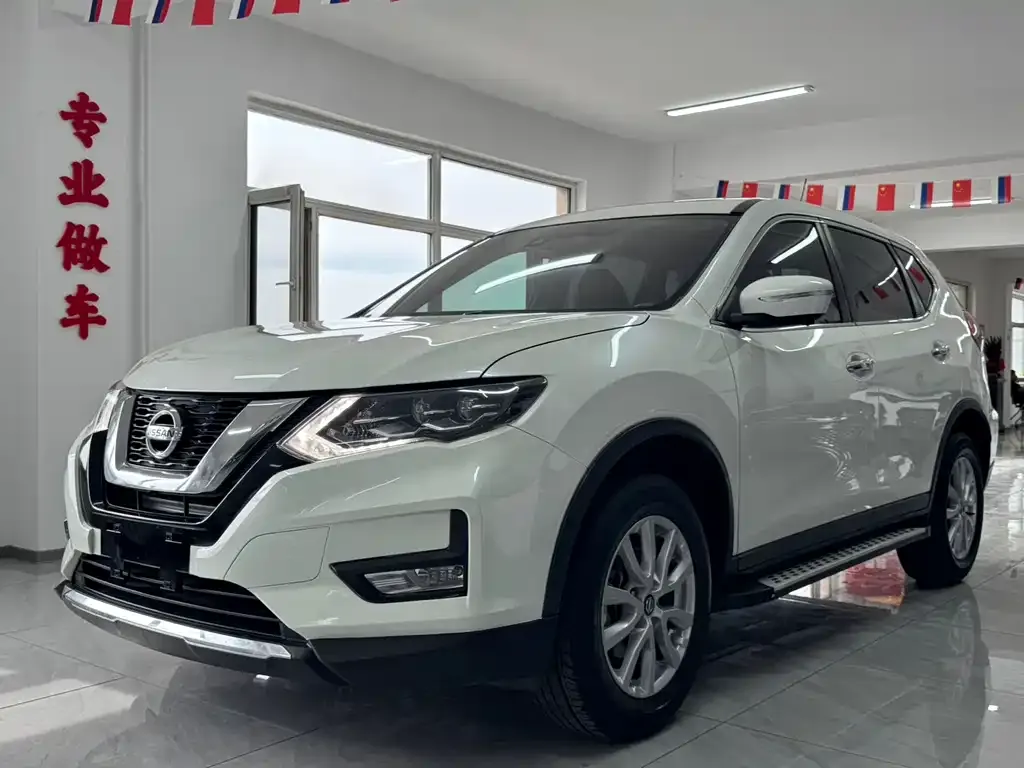 Nissan X-Trail — фото 1