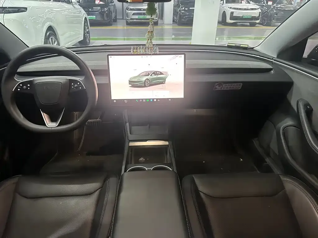 Tesla Model 3 — фото 5