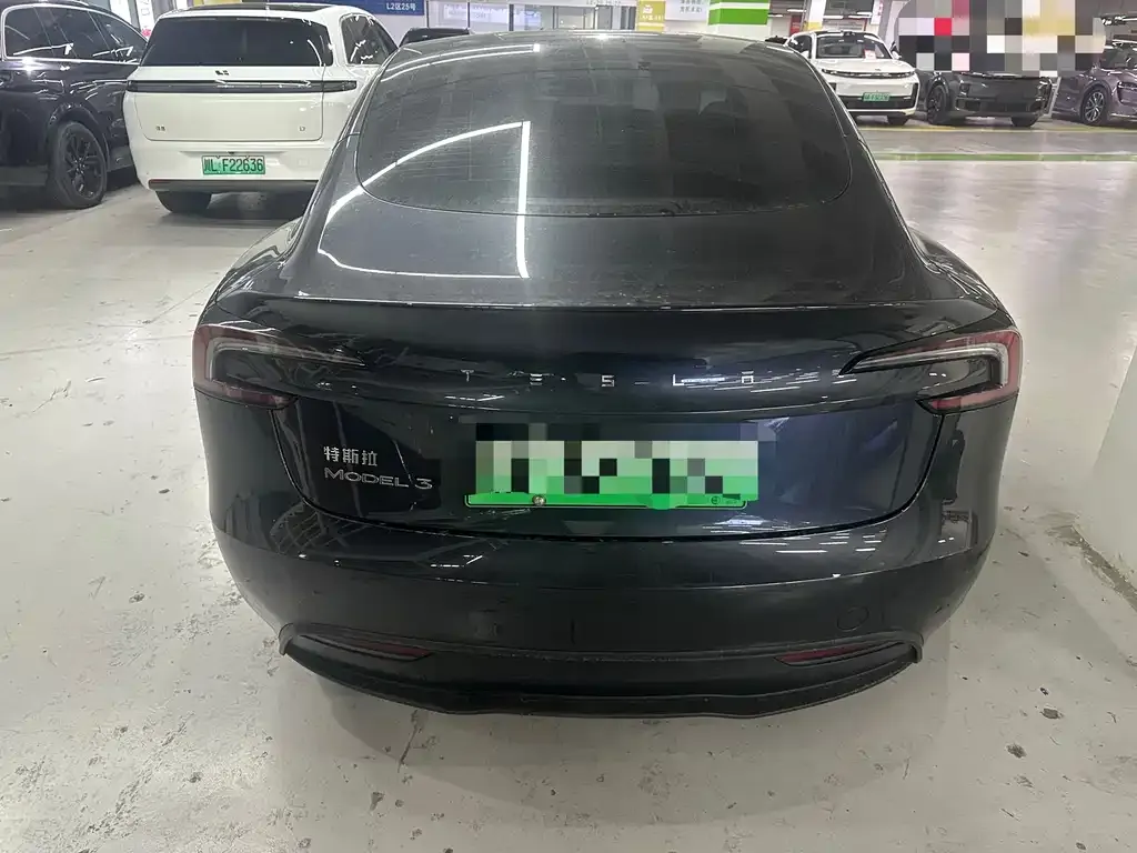 Tesla Model 3 — фото 10