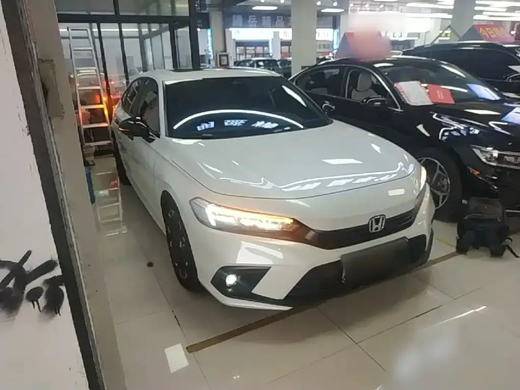 Honda Civic — фото 10