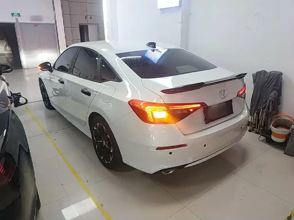 Honda Civic — фото 5