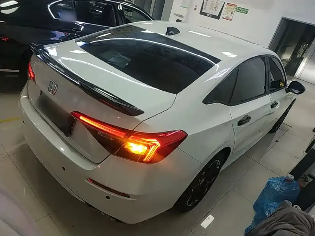 Honda Civic — фото 8