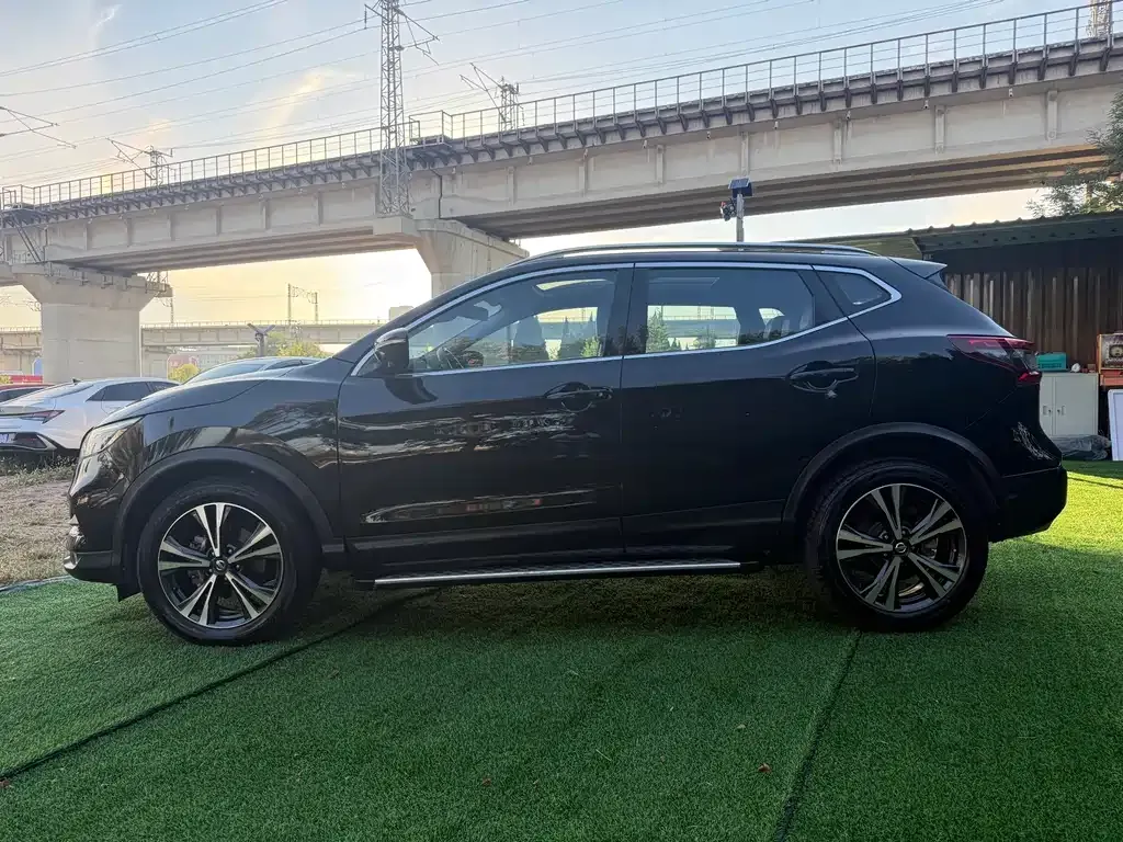 Nissan Qashqai — фото 8