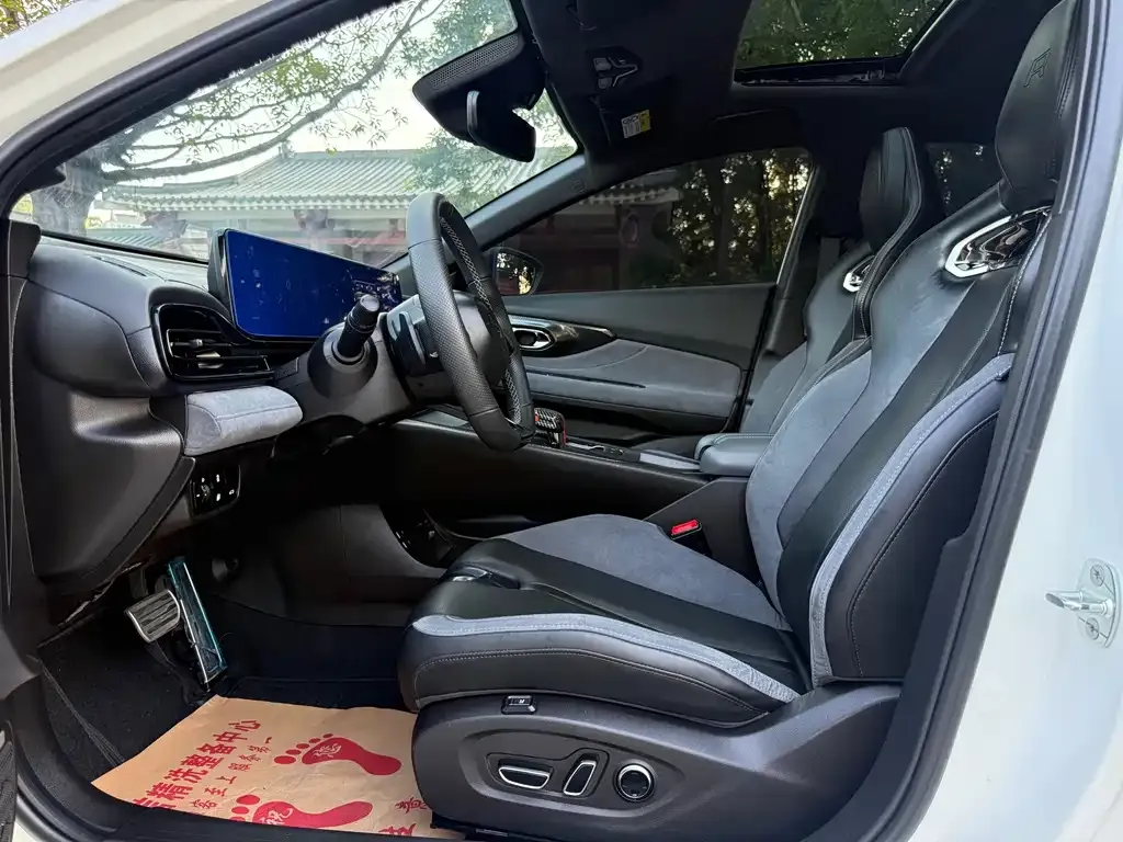 GAC Motor Shadow Leopard — фото 10
