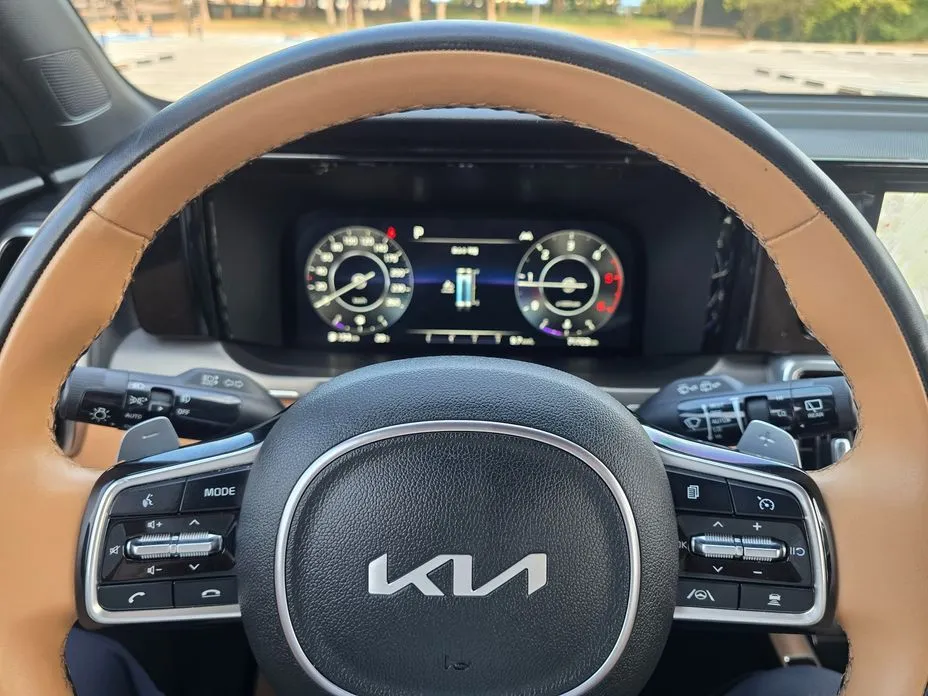 Kia Sorento — фото 5
