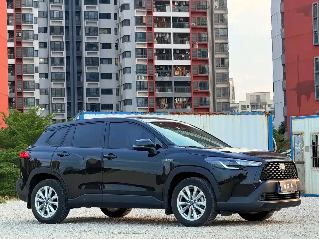 Toyota Corolla Cross — фото 1