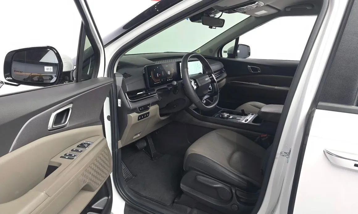 Kia Carnival — фото 10
