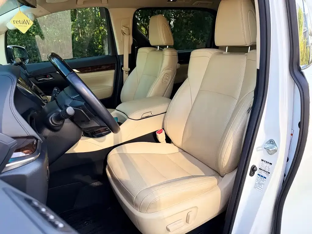 Toyota Alphard — фото 7
