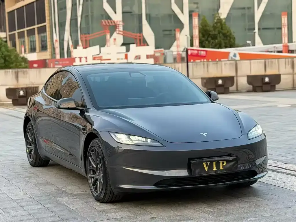 Tesla Model 3 — фото 6