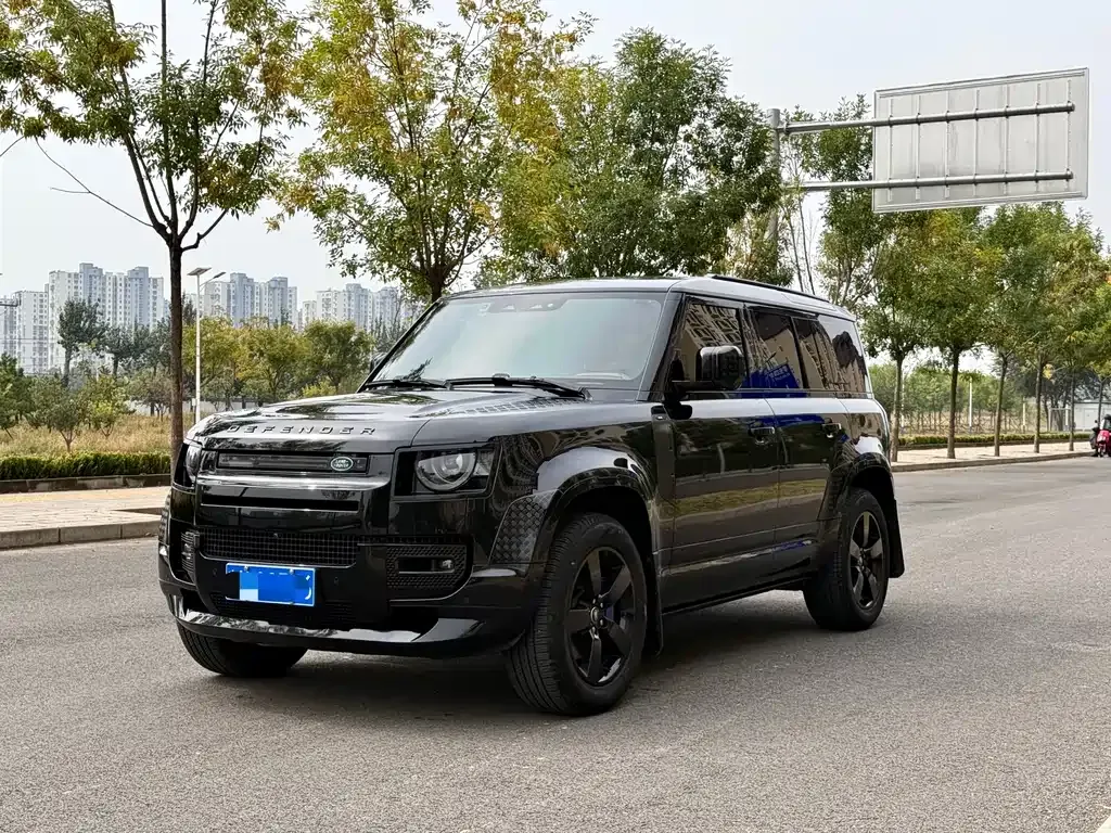 Land Rover Defender — фото 1