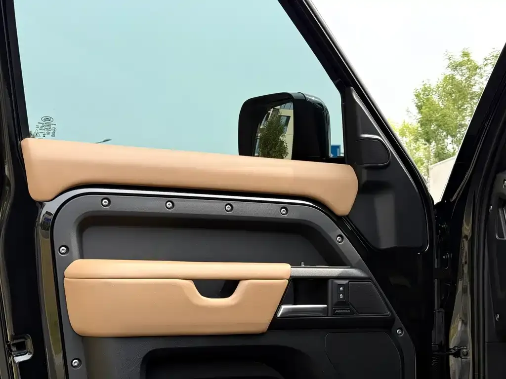 Land Rover Defender — фото 2