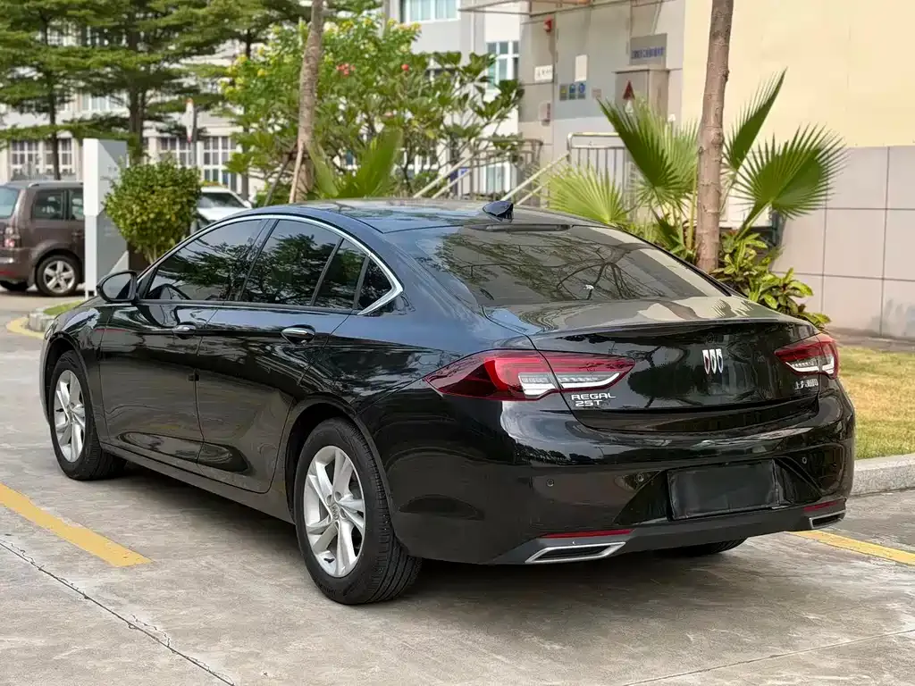 Buick Regal — фото 10