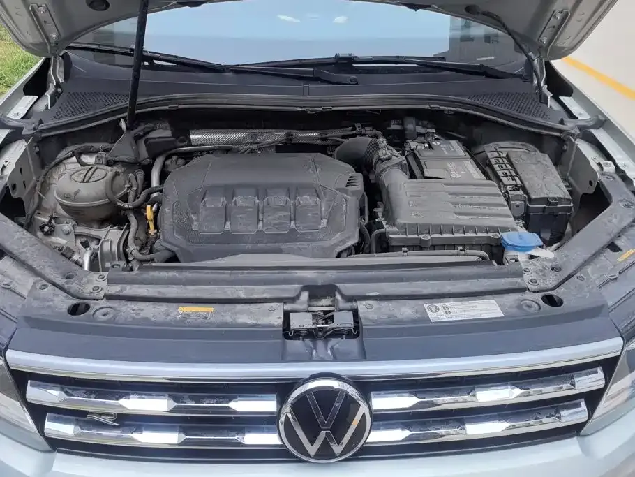 Volkswagen Tiguan L — фото 9