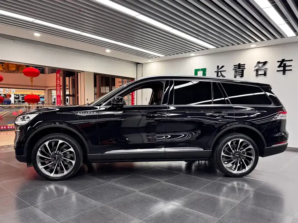 Lincoln Aviator — фото 8