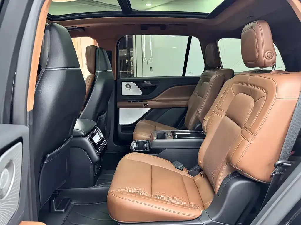 Lincoln Aviator — фото 10