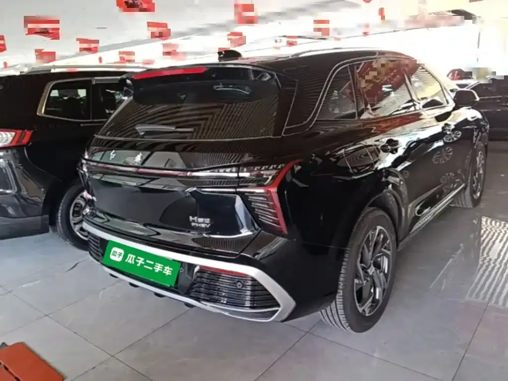 Hongqi HS3 PHEV — фото 3
