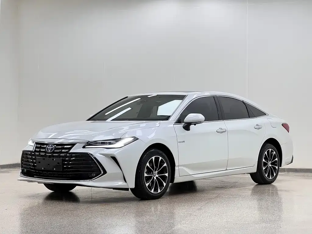 Toyota Avalon — фото 1