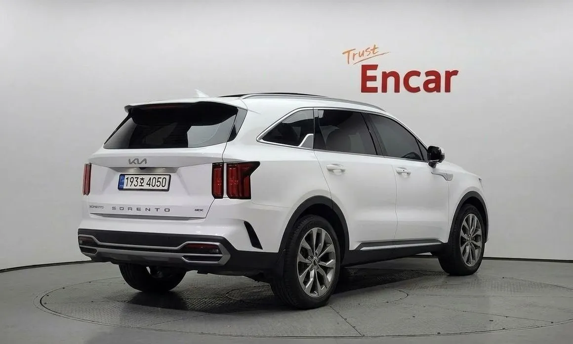 Kia Sorento — фото 8