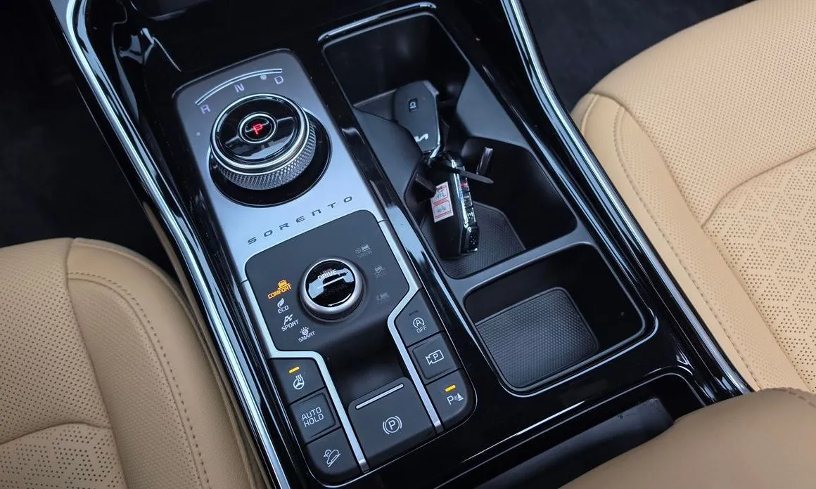 Kia Sorento — фото 9