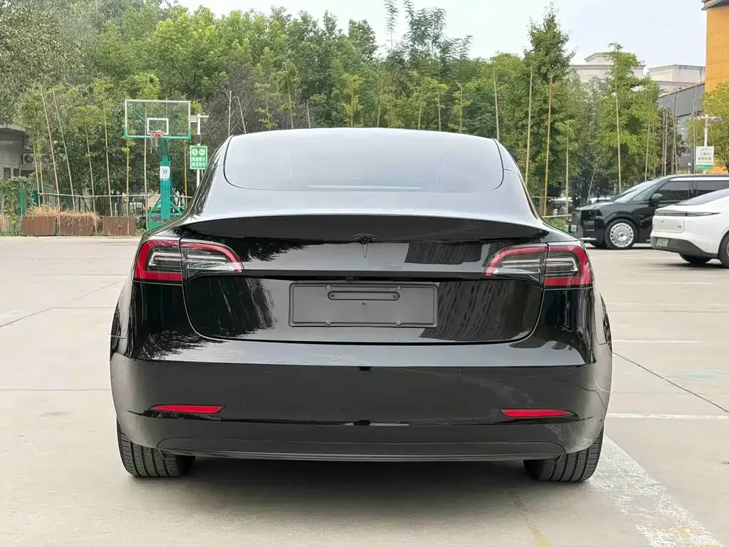 Tesla Model 3 — фото 4