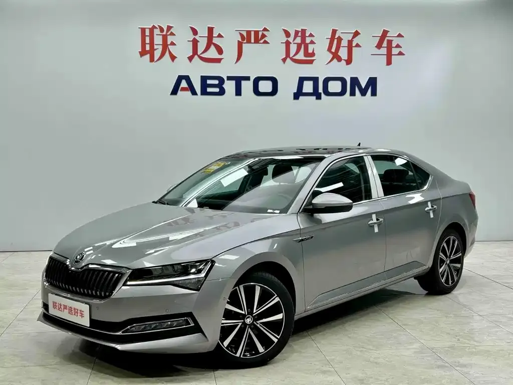 Skoda Superb — фото 1