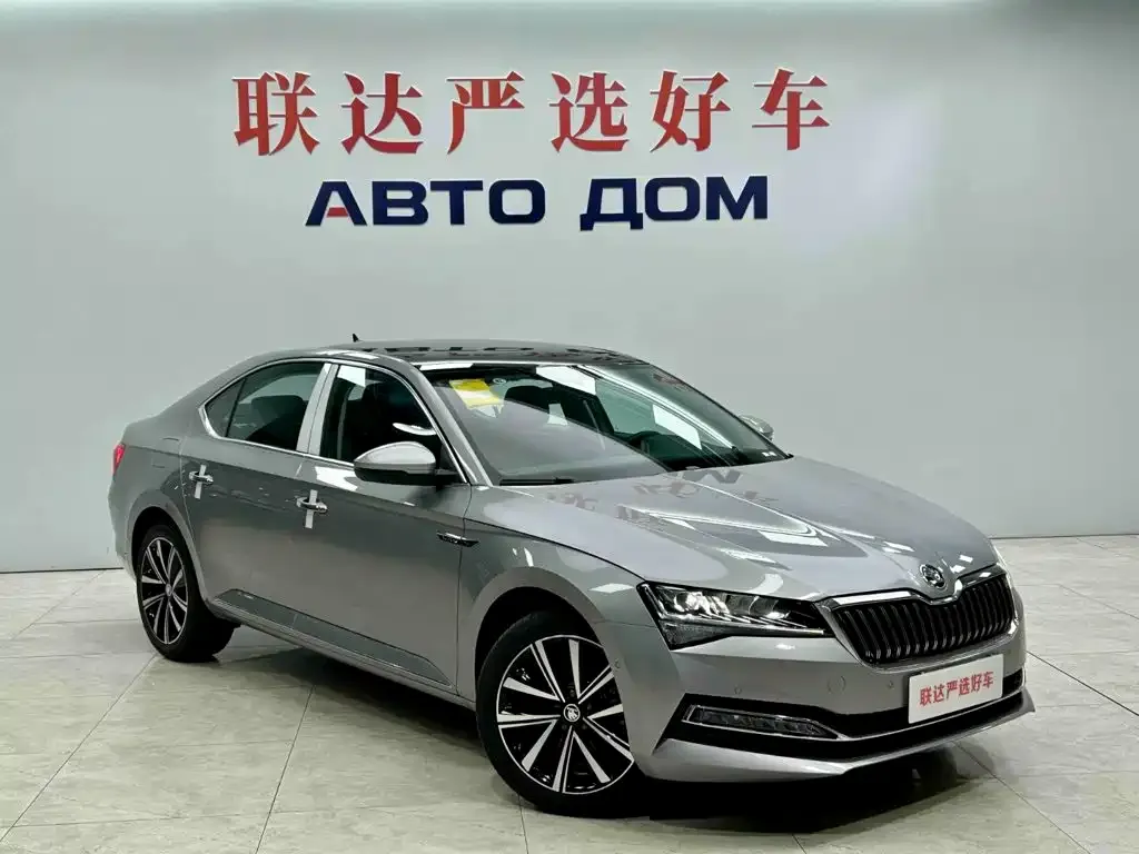 Skoda Superb — фото 10