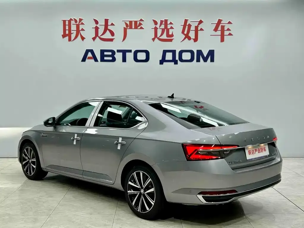 Skoda Superb — фото 7