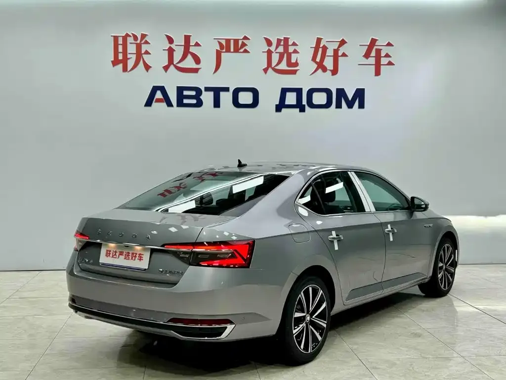 Skoda Superb — фото 3