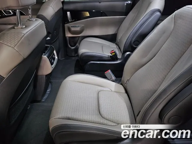 Kia Carnival — фото 6